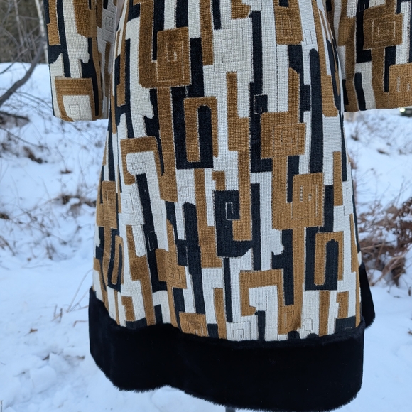 GORGEOUS 70'S MADE IN CANADA IRVING POSLUNS VINTAGE CHENILLE CARPET COAT - Picture 13 of 16